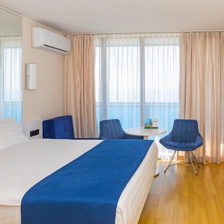 Panorama Sea View Central City Batumi & Aparthotel Bagian luar foto