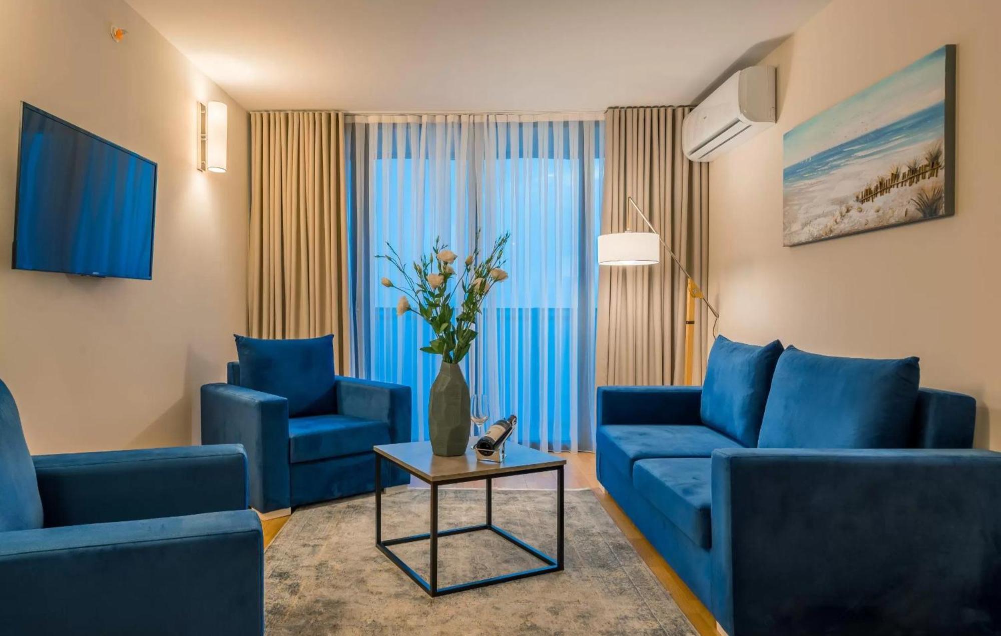 Panorama Sea View Central City Batumi & Aparthotel Bagian luar foto