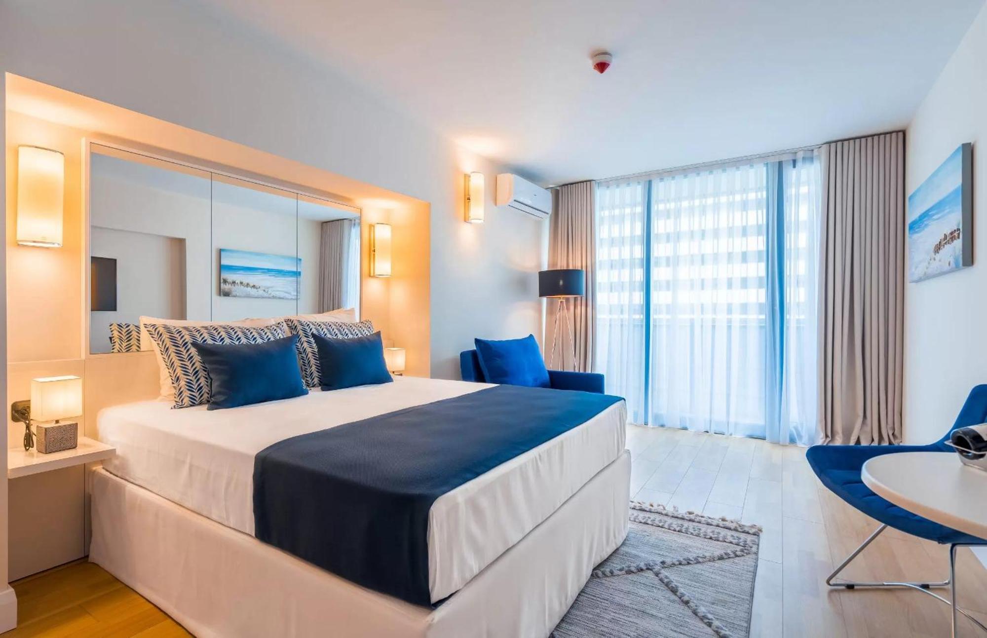 Panorama Sea View Central City Batumi & Aparthotel Bagian luar foto