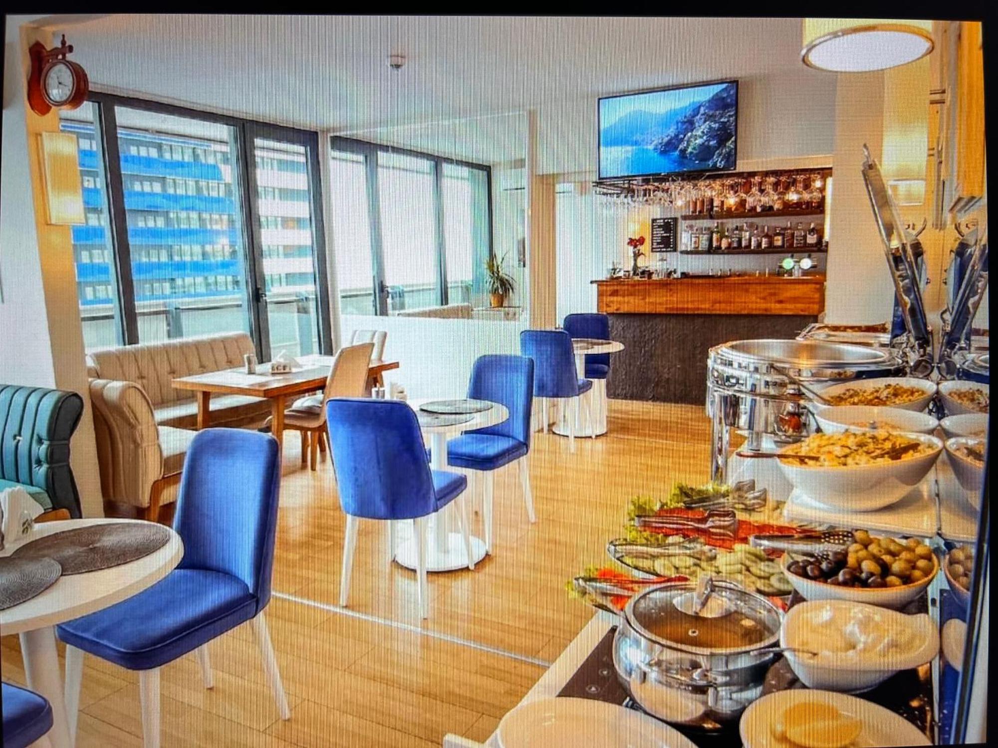 Panorama Sea View Central City Batumi & Aparthotel Bagian luar foto