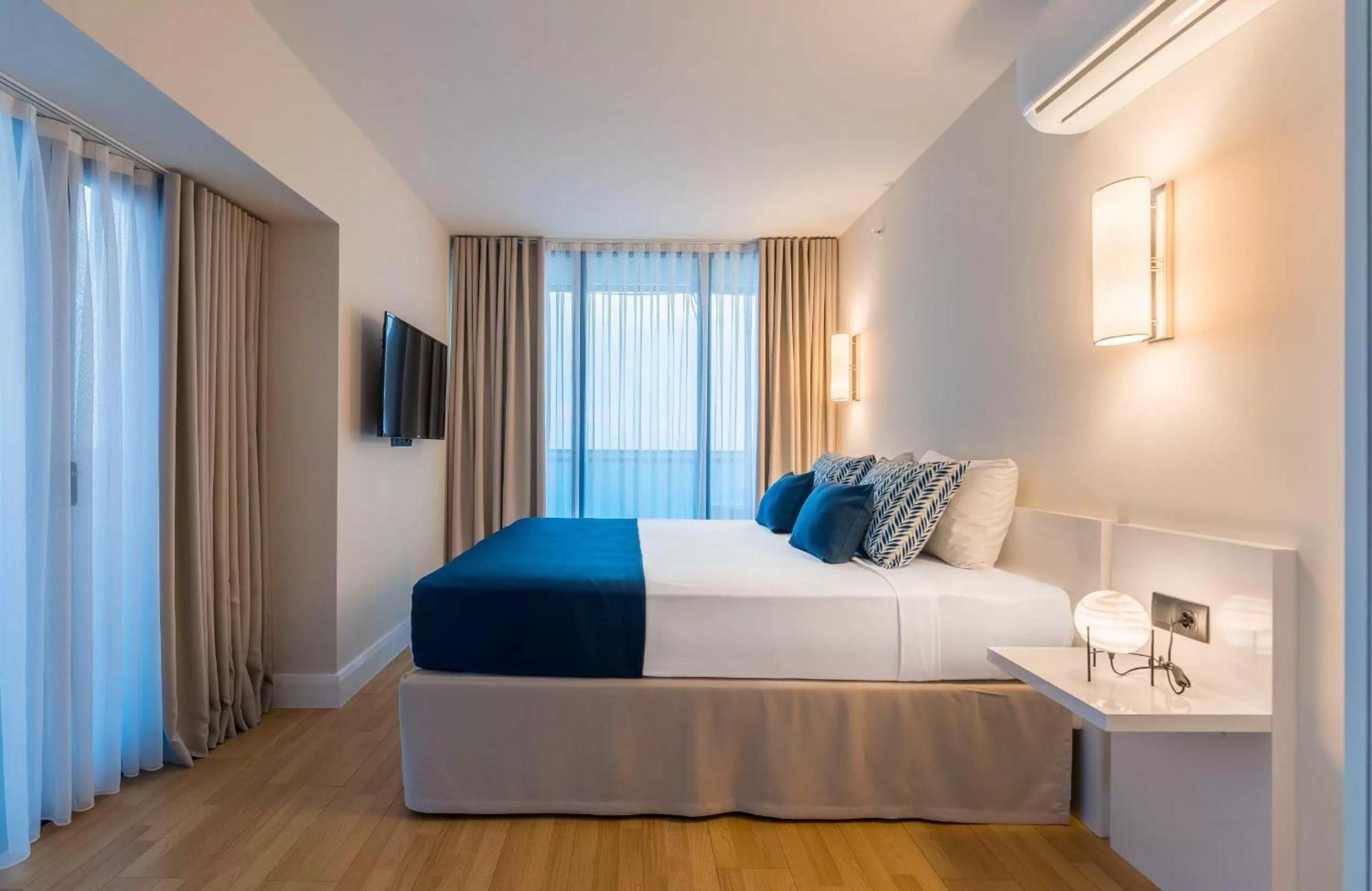 Panorama Sea View Central City Batumi & Aparthotel Bagian luar foto