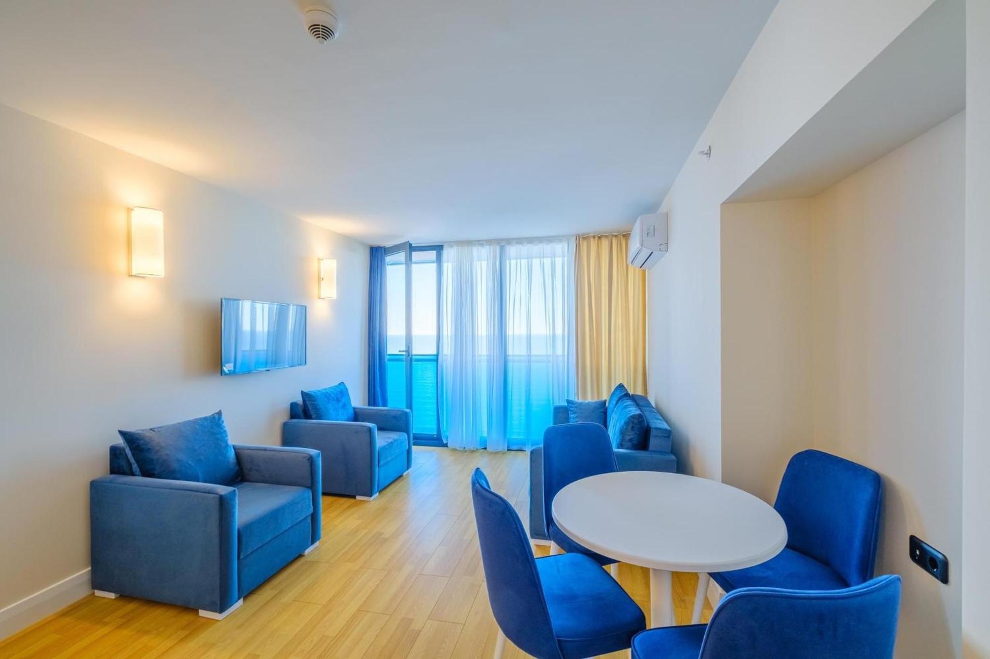 Panorama Sea View Central City Batumi & Aparthotel Bagian luar foto