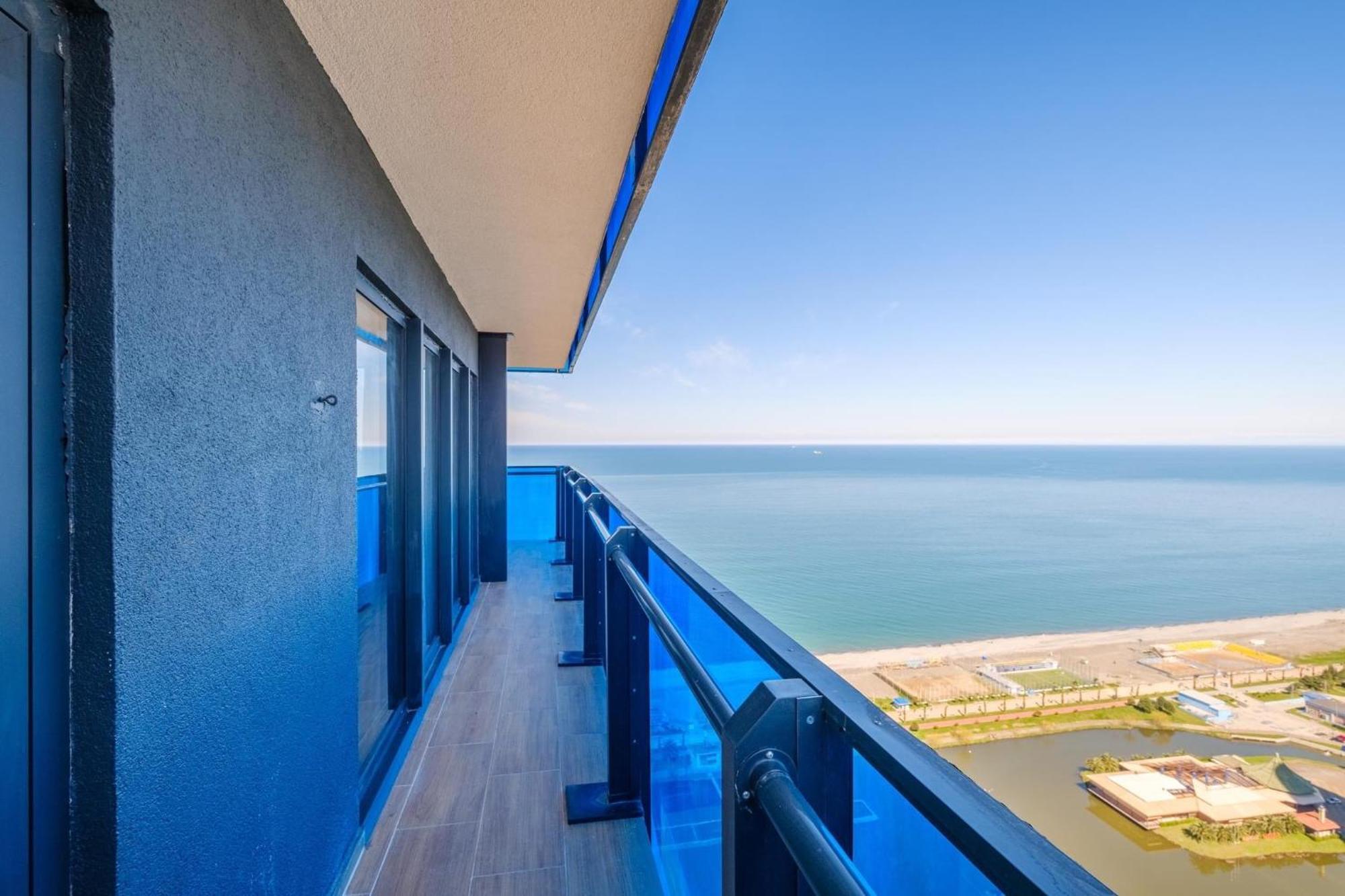 Panorama Sea View Central City Batumi & Aparthotel Bagian luar foto