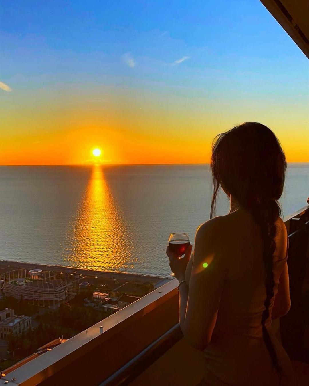 Panorama Sea View Central City Batumi & Aparthotel Bagian luar foto